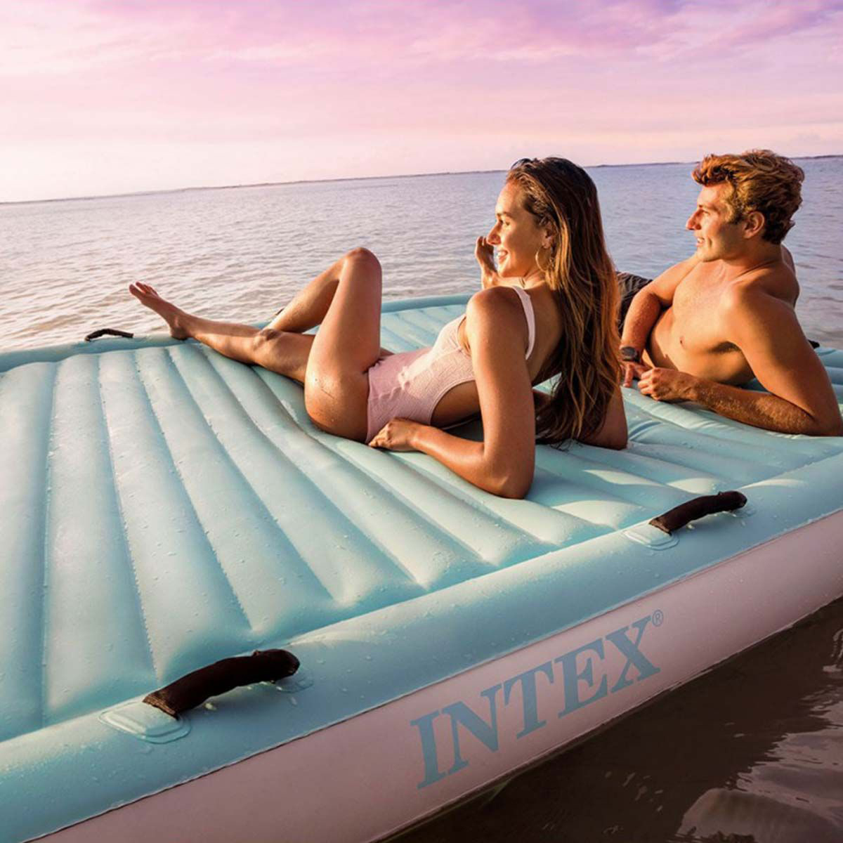 Intex Riesen-Aufblasbare Schwimmende Wassermatte – Große Entspannungsplattform Für Pool & See – Platz Für 3 Personen, 20
