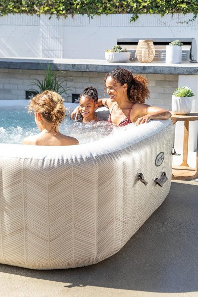 INTEX Whirlpool Chevron Deluxe Pure SPA Salzwasser 196x196cm 6 Personen + APP